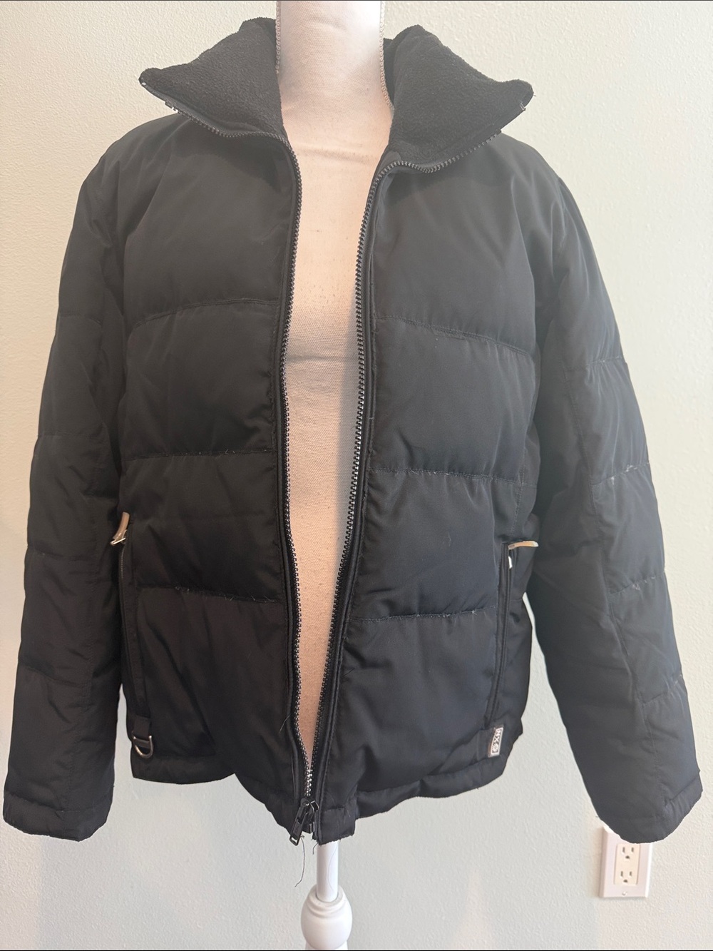 Insulated Black Women's Puffer Jacket with Stand Collar